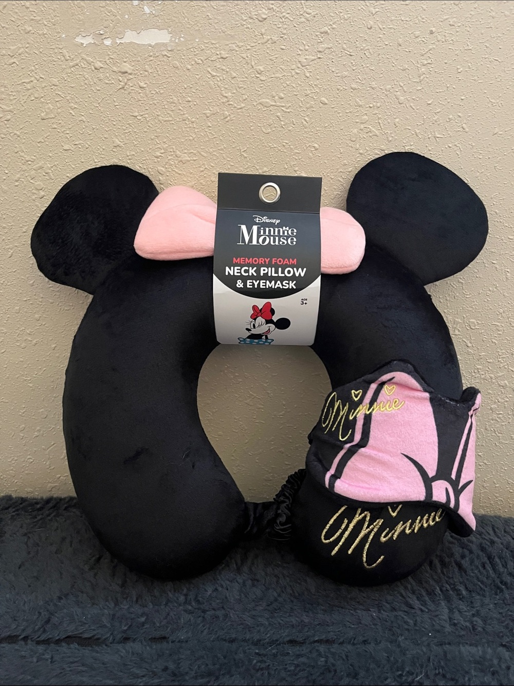 Disney Minnie Mouse memory foam neck pillow w/eye mask